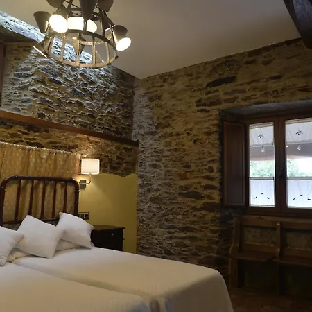 Holiday home Molino Casa Maquia De Medin O Pino